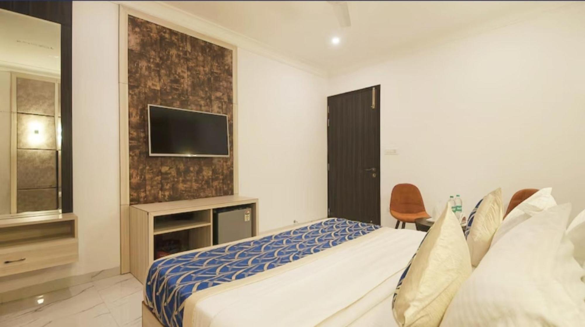 Hotel Almora Inn - Near By Delhi International Airport - With Free Airport Pickup And Drop New Delhi Extérieur photo