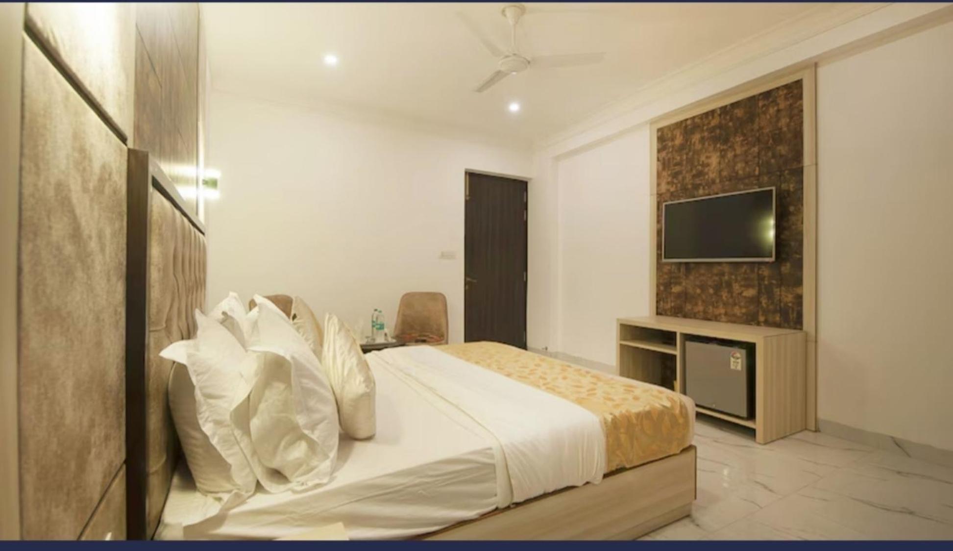 Hotel Almora Inn - Near By Delhi International Airport - With Free Airport Pickup And Drop New Delhi Extérieur photo