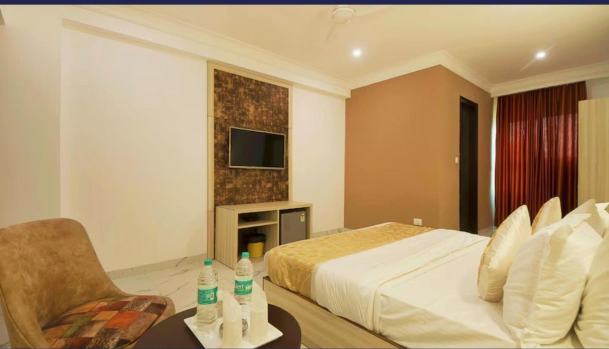 Hotel Almora Inn - Near By Delhi International Airport - With Free Airport Pickup And Drop New Delhi Extérieur photo