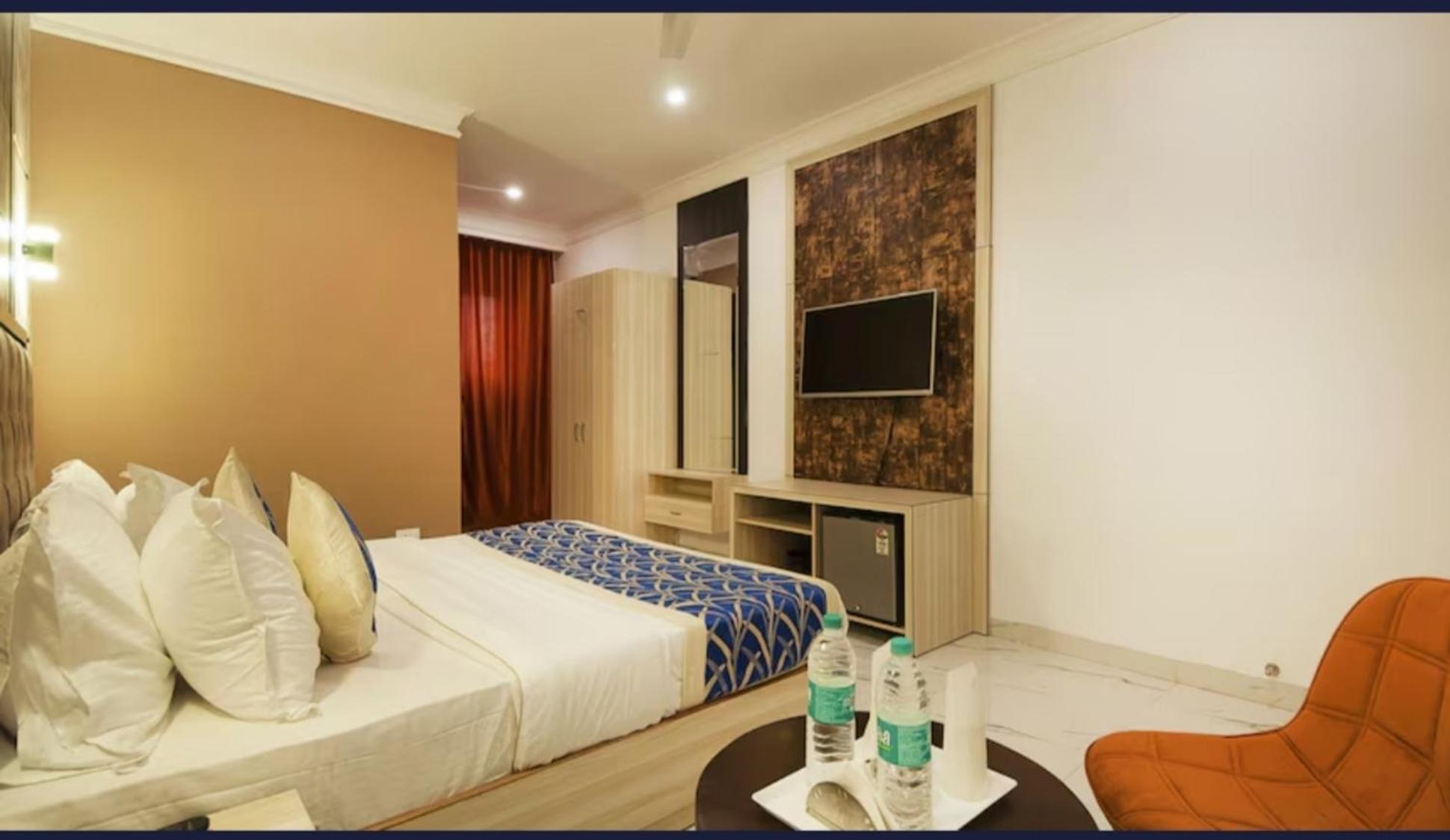 Hotel Almora Inn - Near By Delhi International Airport - With Free Airport Pickup And Drop New Delhi Extérieur photo