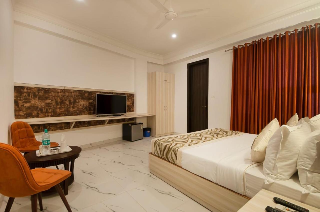 Hotel Almora Inn - Near By Delhi International Airport - With Free Airport Pickup And Drop New Delhi Extérieur photo