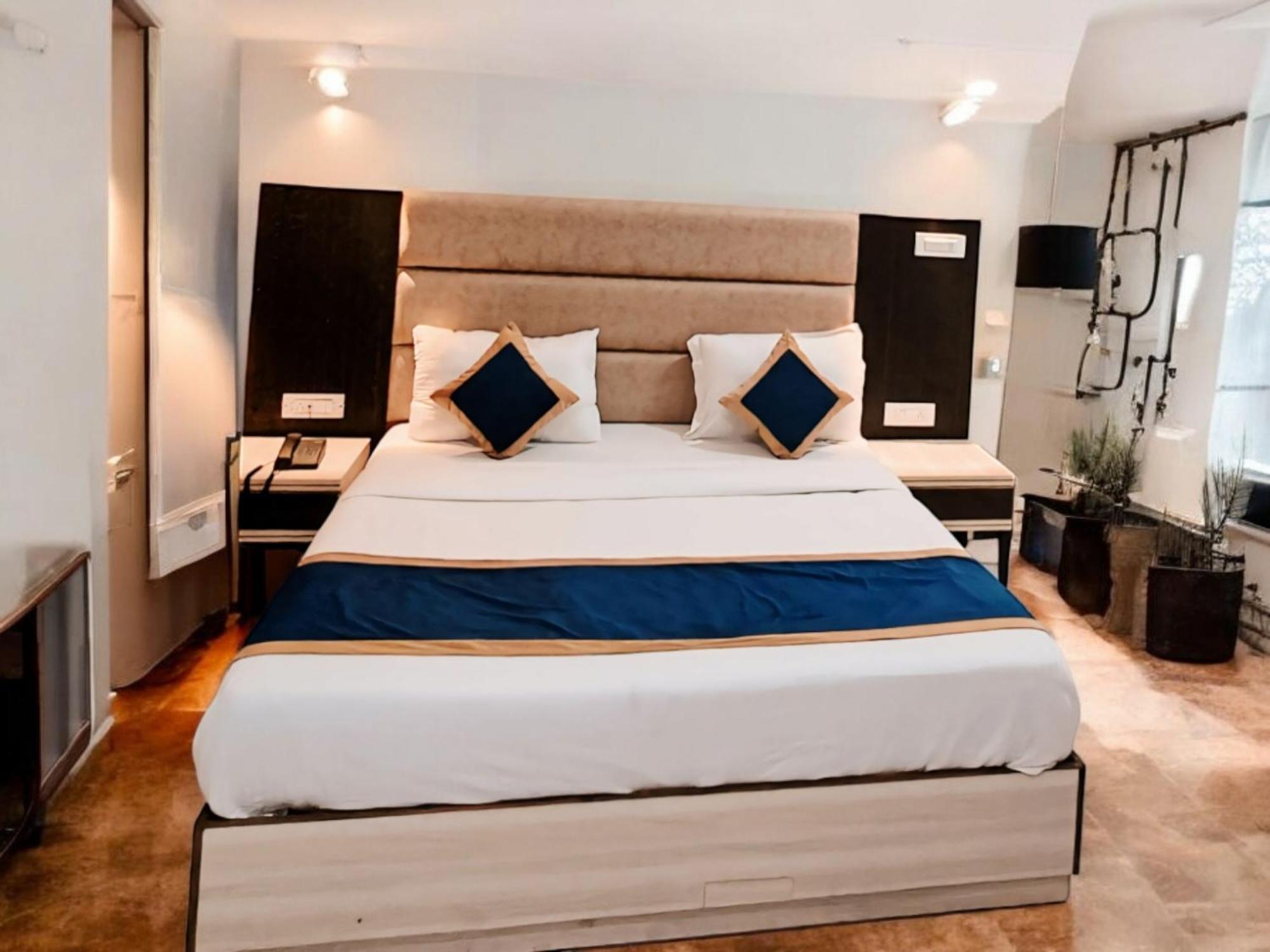 Hotel Almora Inn - Near By Delhi International Airport - With Free Airport Pickup And Drop New Delhi Chambre photo